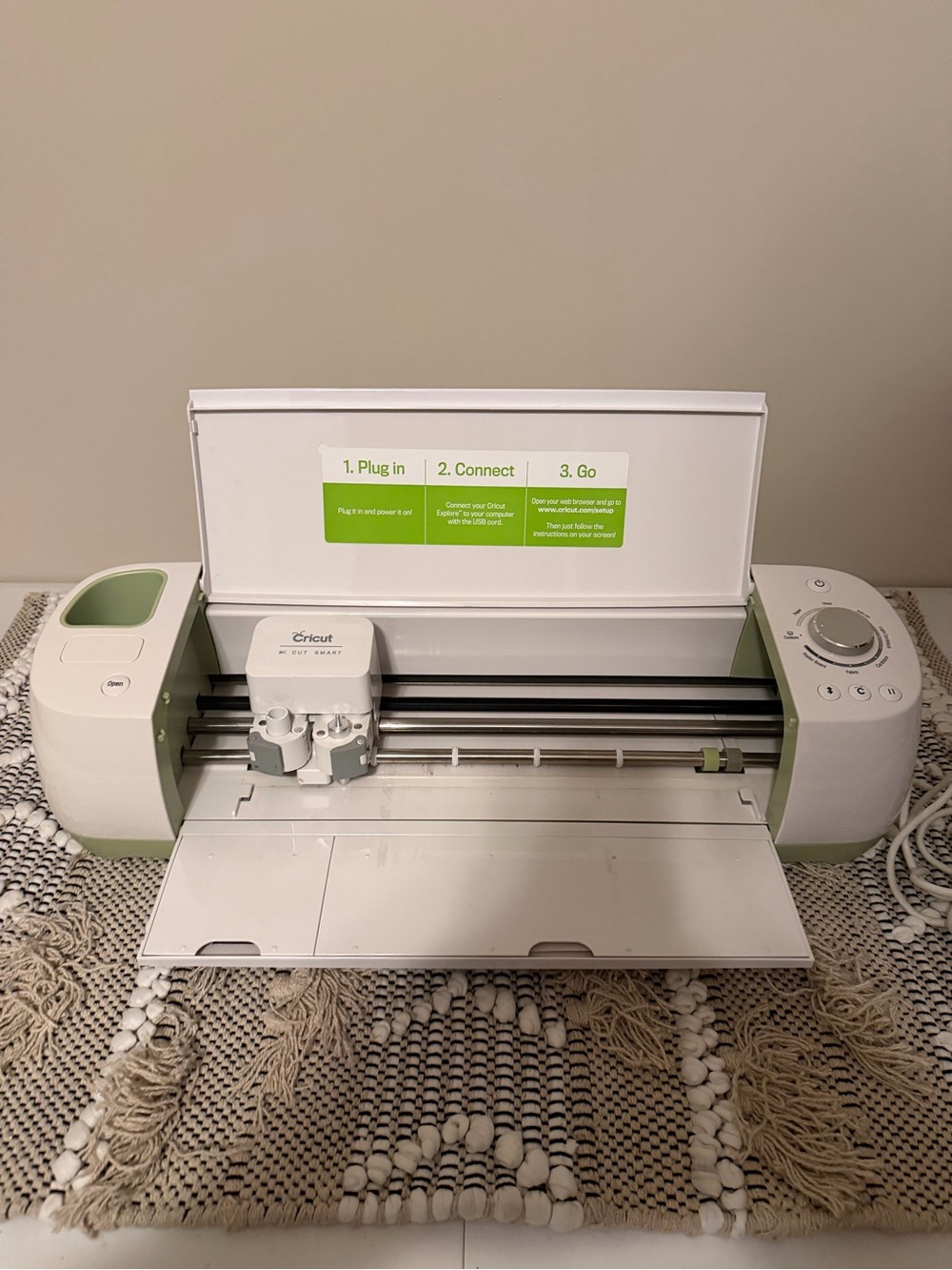 Cricut Explore Mint Green and White Craft Cutting Machine